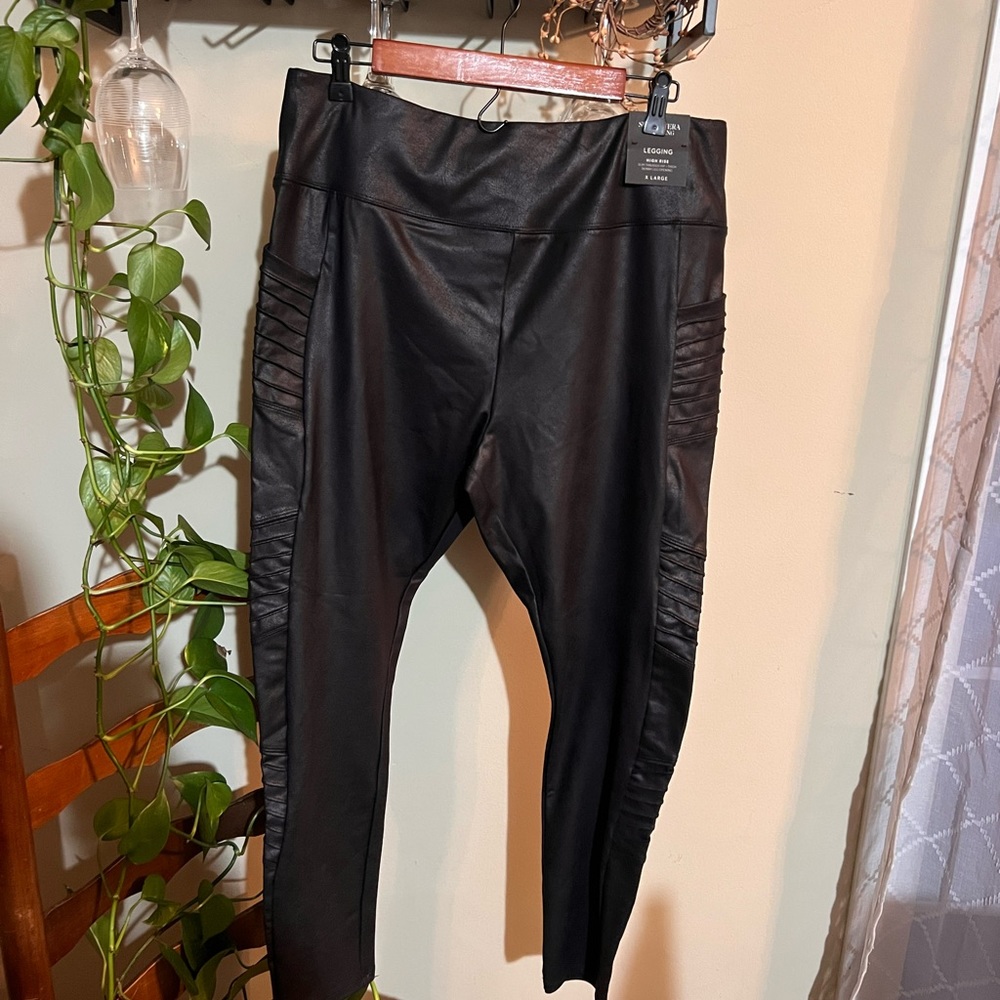 Simply Vera-Vera Wang Faux Leather Legging - 1X